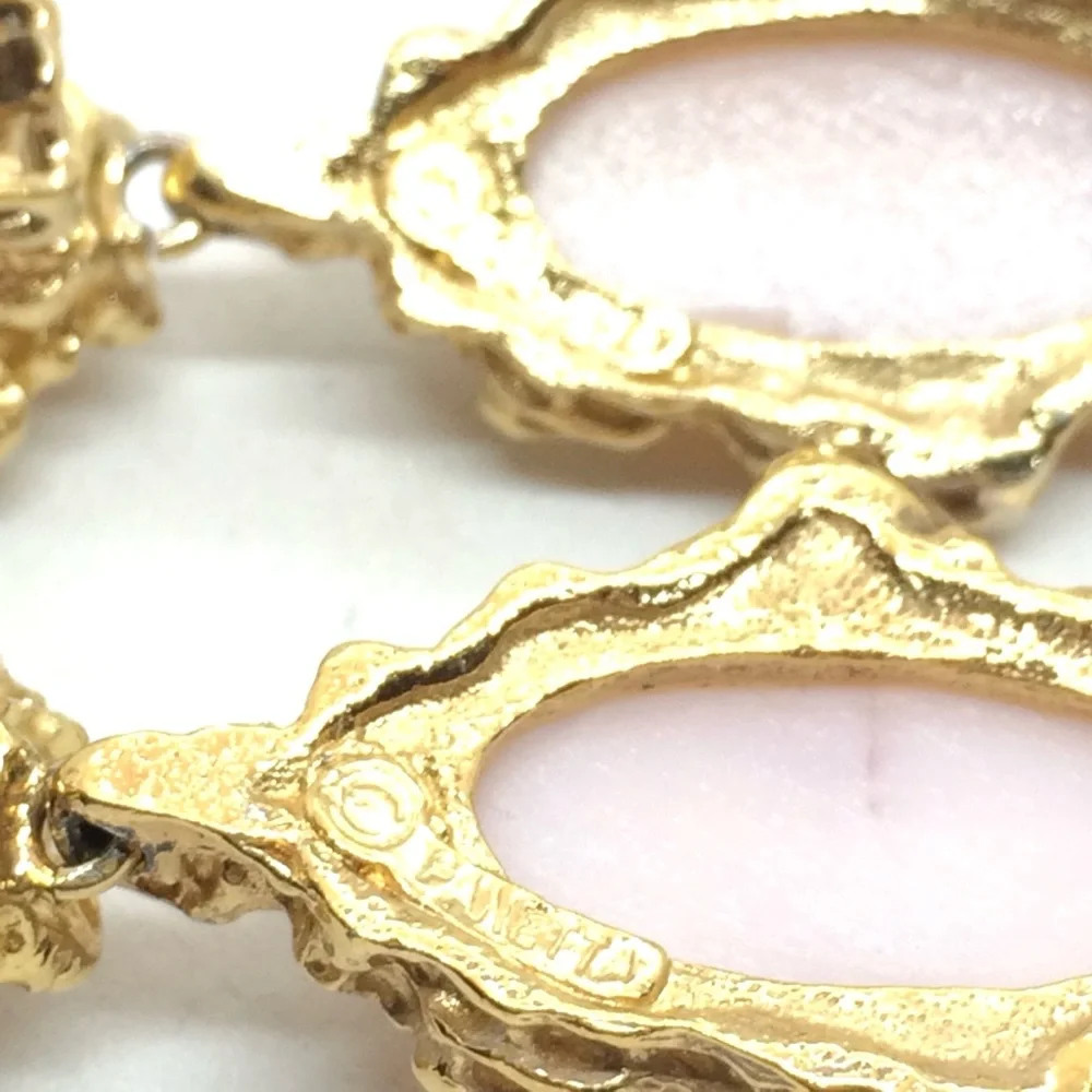 !!SOLD!! VINTAGE PANETTA FAUX ANGEL SKIN CORAL CLIP EARRINGS DROP DANGLE ORNATE_13